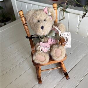 Boyds Bear. Specifically the Sissy Bearhugs Sisters collection 1988-03